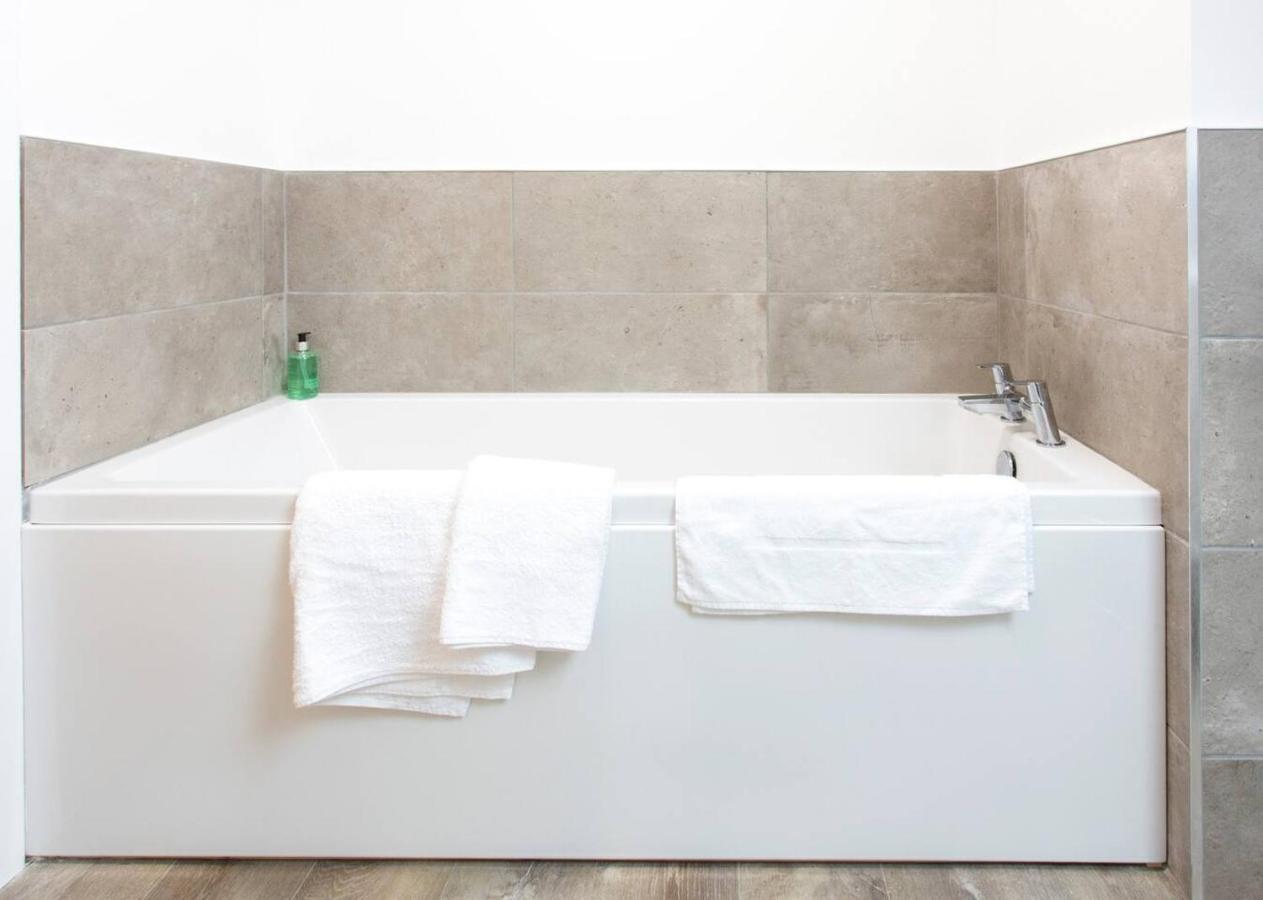 Remarkable 2-Bed Apartment In Culross Kültér fotó